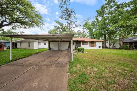 9215 Linda Vista Rd, Houston, TX 77078