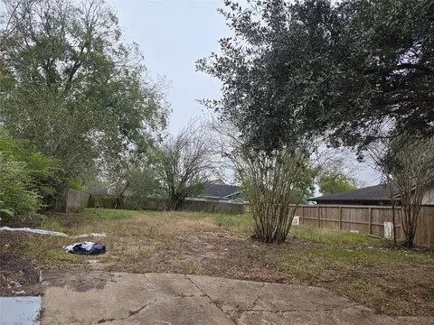 7111 Towerview Ln, Houston, TX 77489