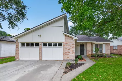 7515 Londres Dr, Houston, TX 77083