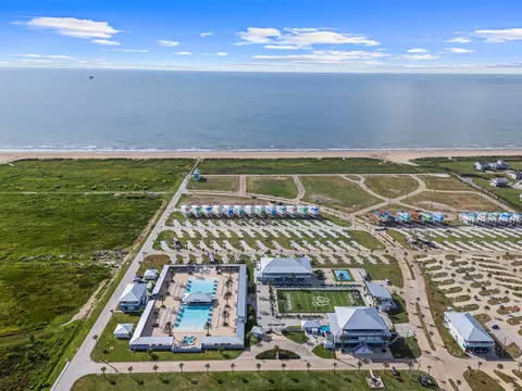 View/Area - 683 Seaside Dr, Crystal Beach, TX 77650 photo 3 of 5