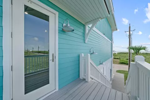 Exterior - 683 Seaside Dr, Crystal Beach, TX 77650 photo 3 of 13