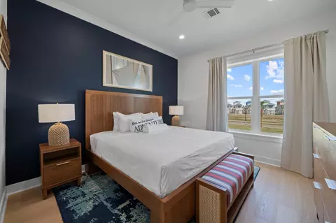 Bedroom - 683 Seaside Dr, Crystal Beach, TX 77650 photo 1 of 6
