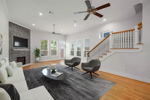 206 Burr St #A, Houston, TX 77011