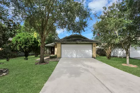 13827 Bay Gardens Dr, Sugar Land, TX 77498