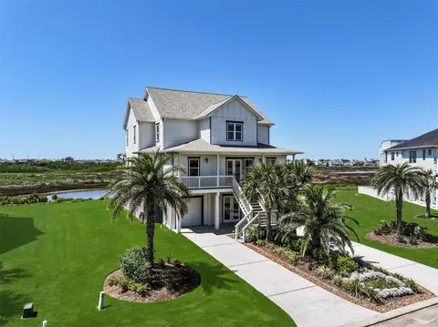 3914 Curlew Dr, Galveston, TX 77554