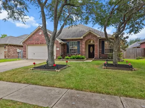407 Crimson Coast Dr, League City, TX 77573