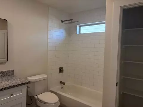 Bath - 1010 4th St, Hempstead, TX 77445 photo 2 of 5