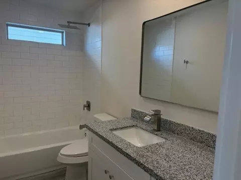 Bath - 1010 4th St, Hempstead, TX 77445 photo 4 of 5