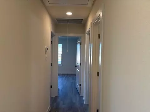 Entry Way - 1010 4th St, Hempstead, TX 77445 photo 1 of 1