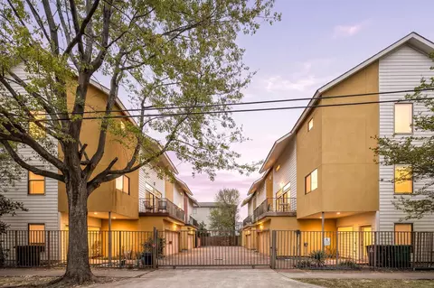 4202 Spencer St #A, Houston, TX 77007