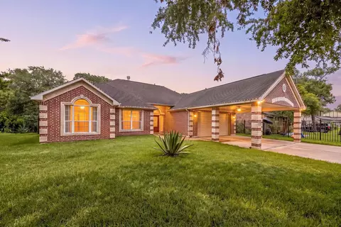 600 River Bend Dr, Baytown, TX 77521