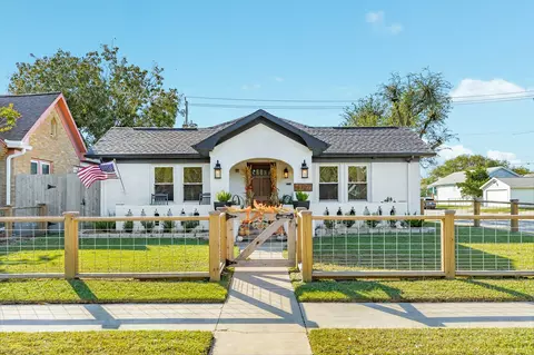 4727 Avenue O, Galveston, TX 77551