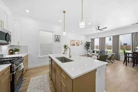 8908 Knoll Leaf Dr, Houston, TX 77080