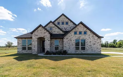 303 Chenango Ranch Dr, Angleton, TX 77515 photo 1
