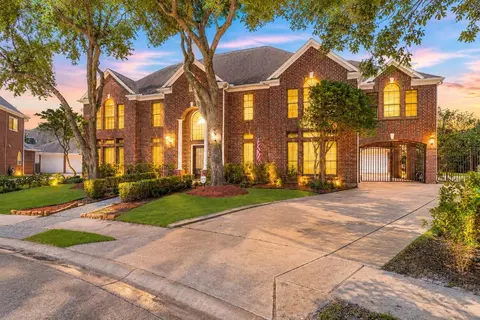 16 Fosters Ct, Sugar Land, TX 77479