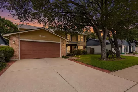 10435 Long River Dr, Sugar Land, TX 77498