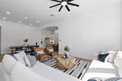 Living - 416 Bartlett St, Webster, TX 77598 photo 2 of 4