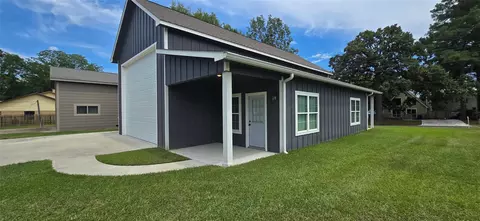 431 Old Post Rd S, Livingston, TX 77351