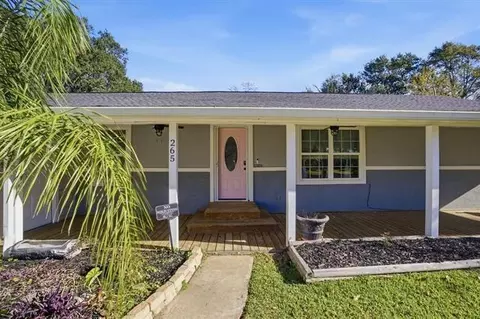 265 E Darby St, Bridge City, TX 77611