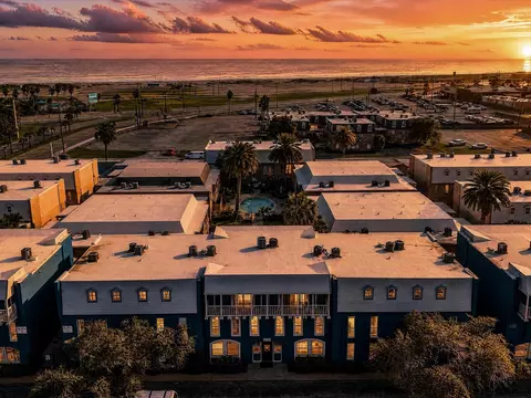 215 Post #210, Galveston, TX 77550