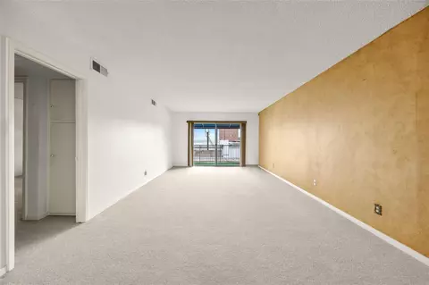2700 Bellefontaine St #B30, Houston, TX 77025