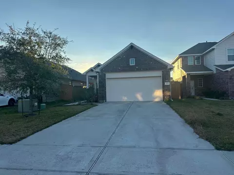 2209 Windy Grove Dr, Texas City, TX 77568