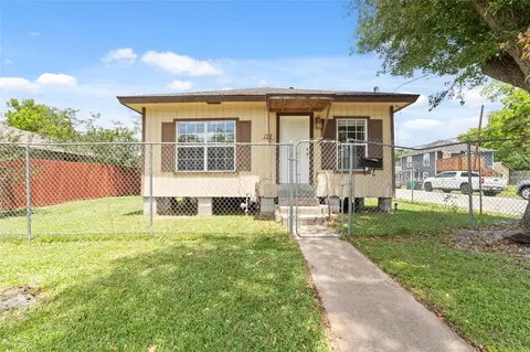 122 E Murrill Ave, Baytown, TX 77520