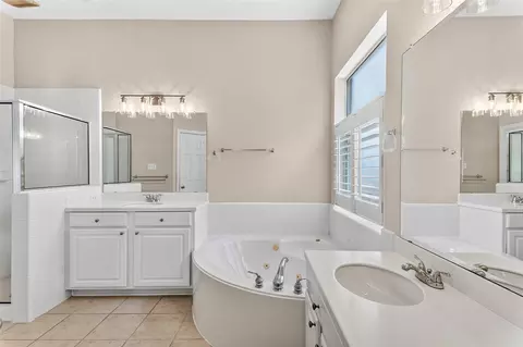 Bath - 1114 Bringewood Chase Dr, Spring, TX 77379 photo 2 of 4
