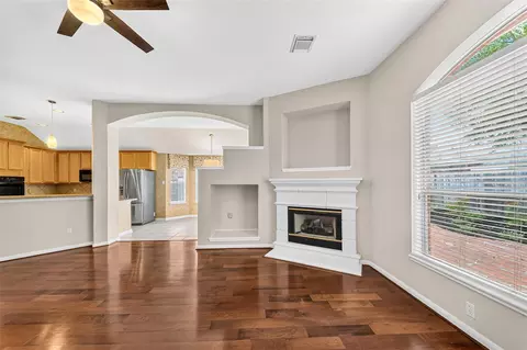 Living - 1114 Bringewood Chase Dr, Spring, TX 77379 photo 3 of 4