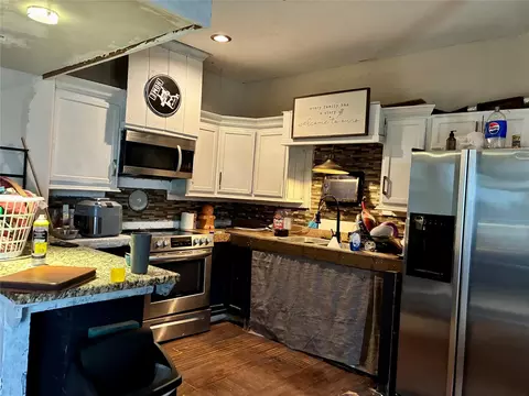 182 County Rd 2665 Rd, Devine, TX 78016 photo 4