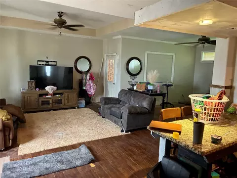 182 County Rd 2665 Rd, Devine, TX 78016 photo 3