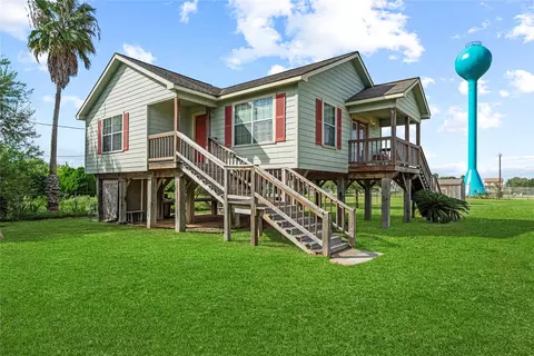7228 Highland Bayou Dr, Hitchcock, TX 77563