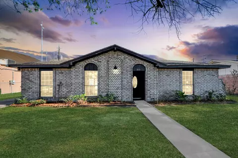 8011 La Roche Ln, Houston, TX 77036