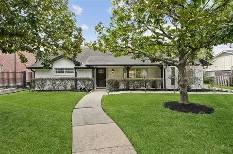 7903 Burgoyne Rd, Houston, TX 77063