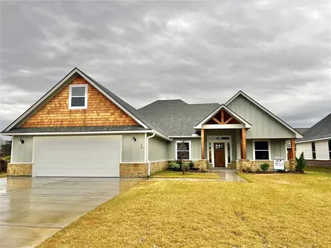 13 Greystone Ct, Angleton, TX 77515 photo 1