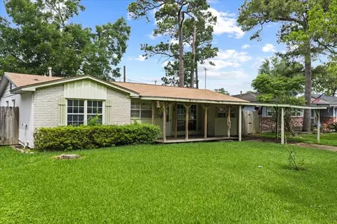 811 Shadowglen St, Channelview, TX 77530