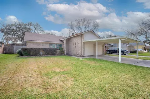 2913 Marlin Ct S, League City, TX 77573