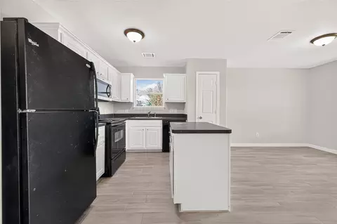 Kitchen - 4203 Nueces River Loop, Spring, TX 77386 photo 4 of 4