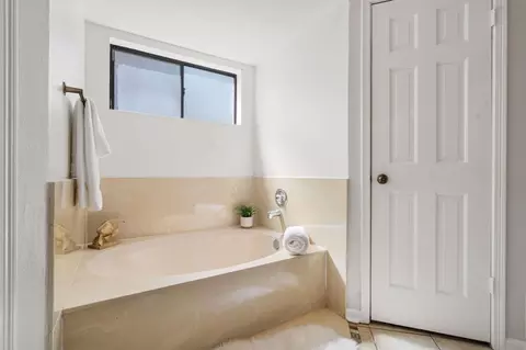 Bath - 6403 Willow Pine Dr, Spring, TX 77379 photo 3 of 5