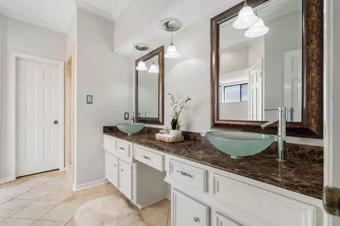 Bath - 6403 Willow Pine Dr, Spring, TX 77379 photo 1 of 5