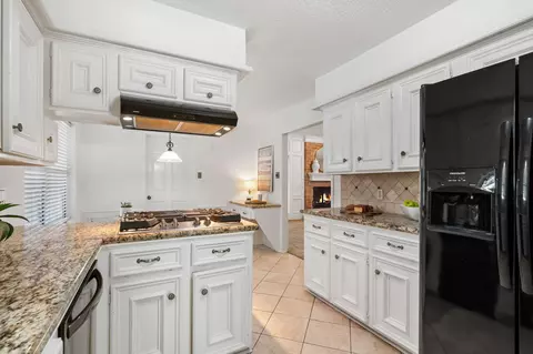 Kitchen - 6403 Willow Pine Dr, Spring, TX 77379 photo 5 of 5