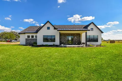Exterior - 15007 Barak Rd, Guy, TX 77444 photo 2 of 5