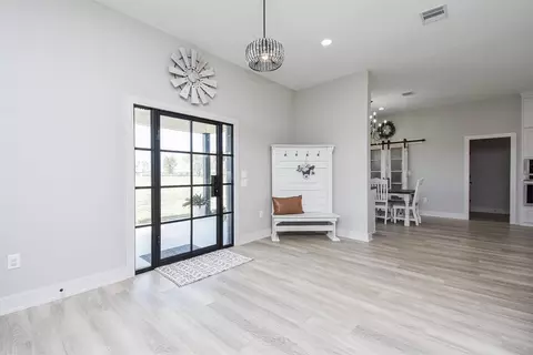 Entry Way - 15007 Barak Rd, Guy, TX 77444 photo 1 of 2