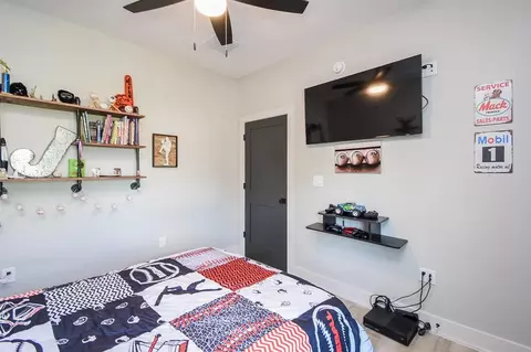 Bedroom - 15007 Barak Rd, Guy, TX 77444 photo 4 of 4
