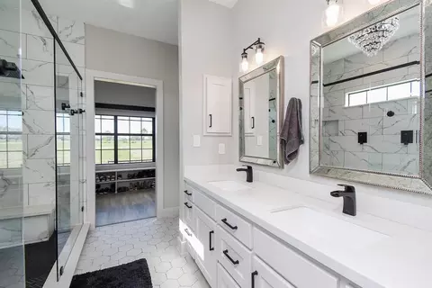 Bath - 15007 Barak Rd, Guy, TX 77444 photo 2 of 5