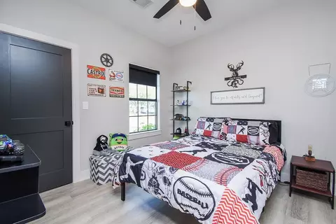 Bedroom - 15007 Barak Rd, Guy, TX 77444 photo 3 of 4