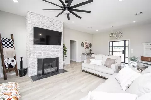 Living - 15007 Barak Rd, Guy, TX 77444 photo 1 of 3