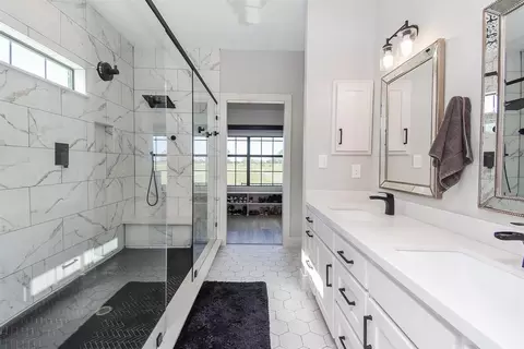 Bath - 15007 Barak Rd, Guy, TX 77444 photo 1 of 5