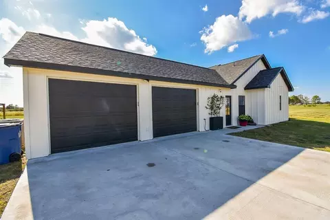 Exterior - 15007 Barak Rd, Guy, TX 77444 photo 5 of 5