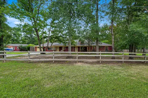 10985 Woods Ln, Cleveland, TX 77328